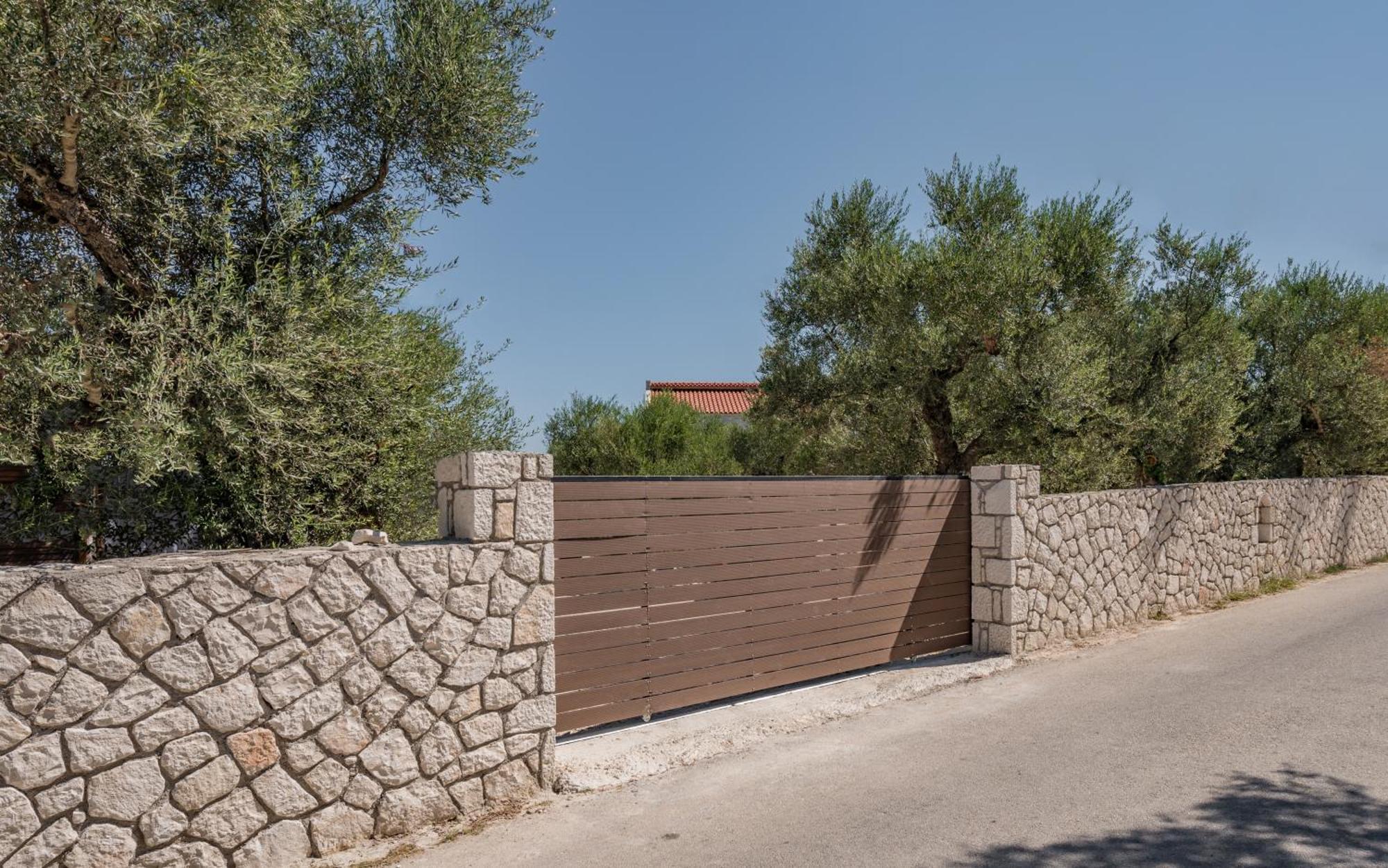Astarte Villas - Petra Elia Private Villa With Pool Plános Exteriör bild